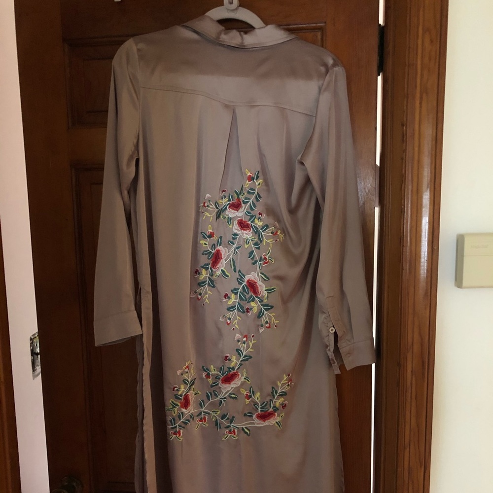 Satin duster jacket with embroidery